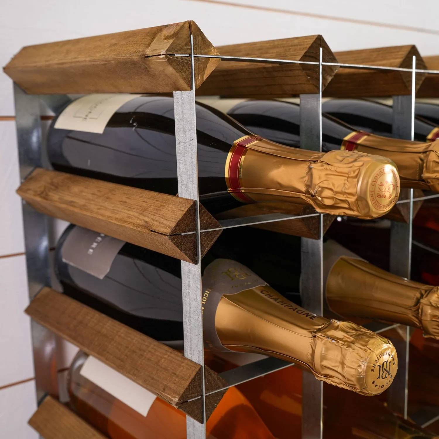 VinoSupremo Traditionel 12 Flasker Vinreol Lys Eg Færdigsamlet