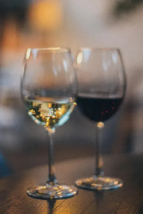 VinoSupremo Unik vinsmagning 27/10/24 billet 3-retters menu