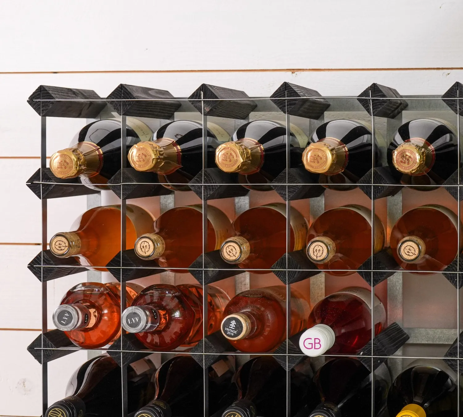 VinoSupremo Traditionel 16 Flasker Vinreol Sort Ask Færdig